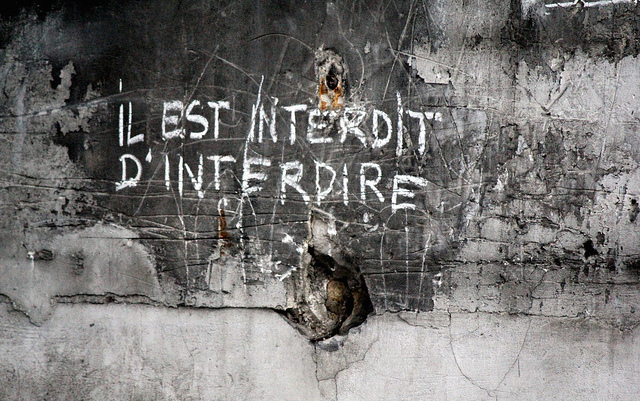 Graffiti 'Il est interdit d'interdire'